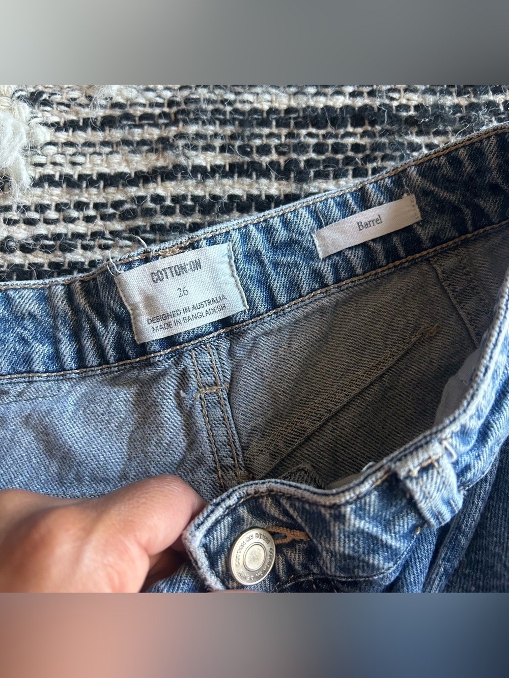 Cotton On Barrel Leg Jeans - Picture 6 of 8